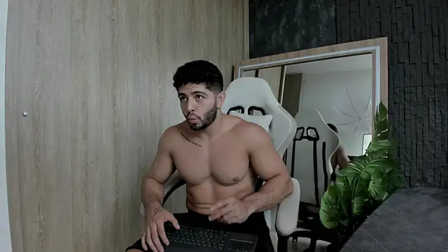 Snapshot of Thiago_moretti chatting on 05-26-26, 10:06 Thiago moretti online show from 05-26-26, 10:06