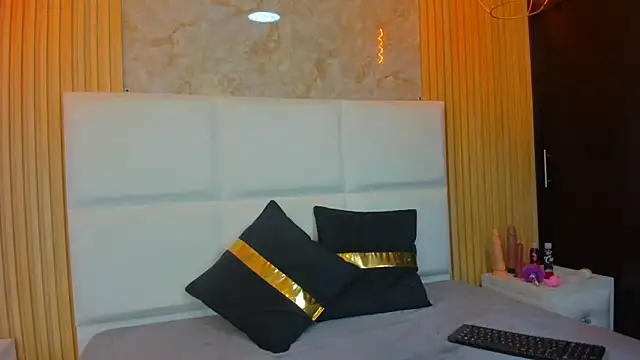 GraceAlexa12 online show from 04-23-26, 02:41