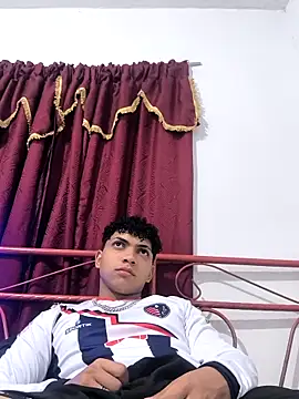 Snapshot of VersedChip chatting on 02-04-26, 12:27 VersedChip online show from 02-04-26, 12:27