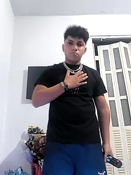 Snapshot of VersedChip chatting on 02-28-26, 03:29 VersedChip online show from 02-28-26, 03:29