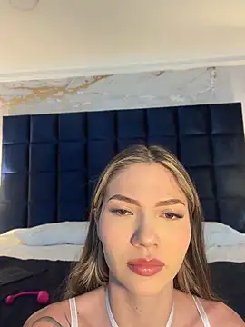 EmmaJhoons online show from 04-28-26, 03:33