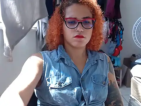 Snapshot of Queen_Domme_de_paus chatting on 04-08-26, 01:22 Queen Domme de paus online show from 04-08-26, 01:22