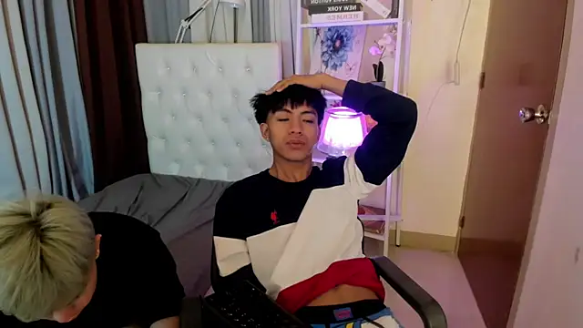 davincihugecock online show from 04-18-26, 07:07