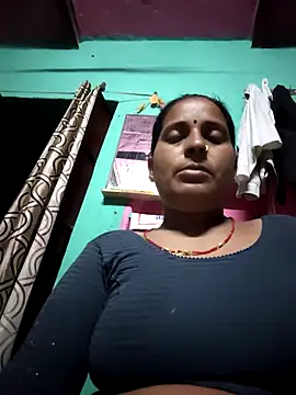 Snapshot of Reena_lodha chatting on 04-27-26, 11:14 Reena lodha online show from 04-27-26, 11:14