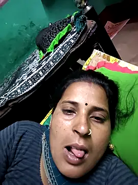 Snapshot of Reena_lodha chatting on 05-01-26, 03:38 Reena lodha online show from 05-01-26, 03:38