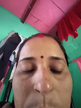 Snapshot of Reena_lodha chatting on 05-18-26, 07:36 Reena lodha online show from 05-18-26, 07:36