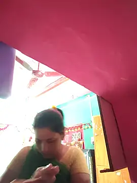 Snapshot of Reena_lodha chatting on 05-21-26, 05:58 Reena lodha online show from 05-21-26, 05:58