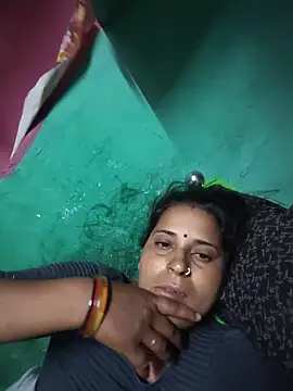 Snapshot of Reena_lodha chatting on 05-31-26, 10:44 Reena lodha online show from 05-31-26, 10:44
