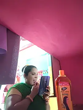 Snapshot of Reena_lodha chatting on 06-01-26, 10:50 Reena lodha online show from 06-01-26, 10:50