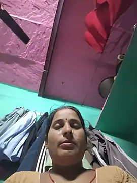 Snapshot of Reena_lodha chatting on 06-01-26, 10:55 Reena lodha online show from 06-01-26, 10:55