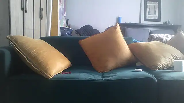 Snapshot of Winterslender chatting on 05-12-26, 08:44 Winterslender online show from 05-12-26, 08:44