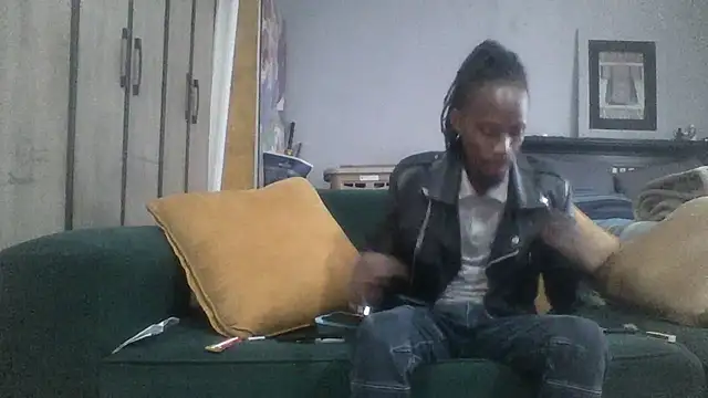 Snapshot of Winterslender chatting on 05-14-26, 02:35 Winterslender online show from 05-14-26, 02:35