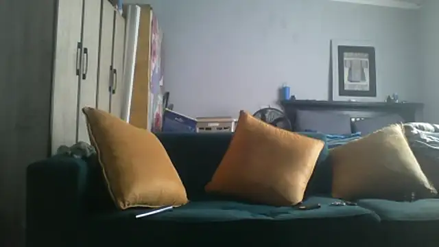 Snapshot of Winterslender chatting on 05-16-26, 06:43 Winterslender online show from 05-16-26, 06:43