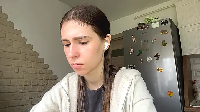 ElsieKuhlmann online show from 04-11-26, 07:45