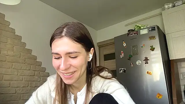 ElsieKuhlmann online show from 04-21-26, 05:14