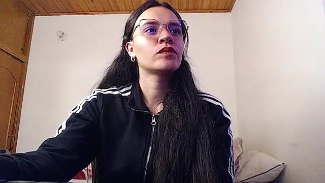 Snapshot of Shanel_Lozano chatting on 06-04-26, 05:30 Shanel Lozano online show from 06-04-26, 05:30