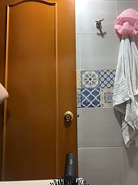 Veronica Wins  online show from 04-26-26, 11:35