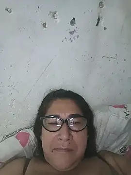 PatriciaGrajales online show from 04-27-26, 01:31