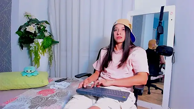 ViictoriiaSaenz online show from 04-24-26, 04:15