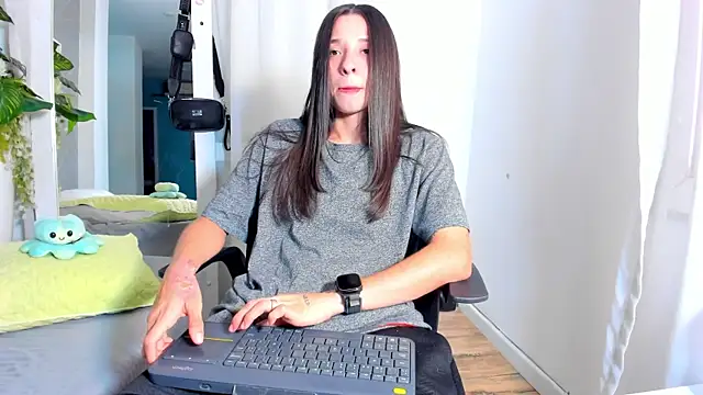 ViictoriiaSaenz online show from 04-28-26, 05:12