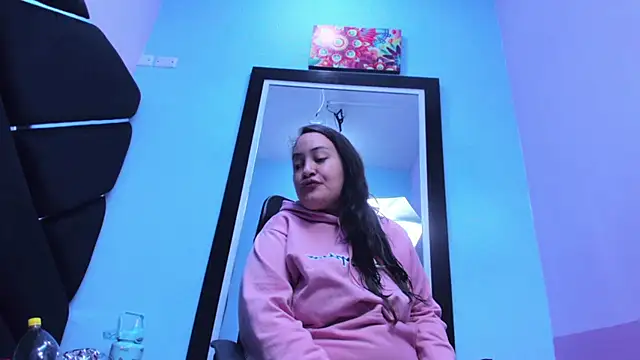 MiaRouss69 online show from 04-19-26, 11:40