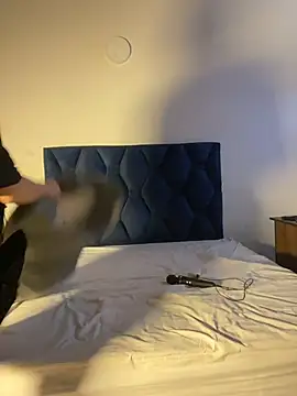 uncontrolled fire online show from 04-25-26, 08:17