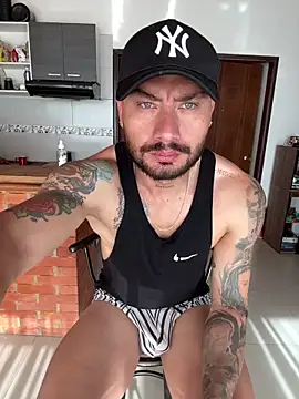 Snapshot of FrancoRossi_ chatting on 02-05-26, 01:27 FrancoRossi online show from 02-05-26, 01:27