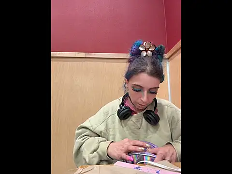 MegaTinyyy online show from 06-11-26, 08:01