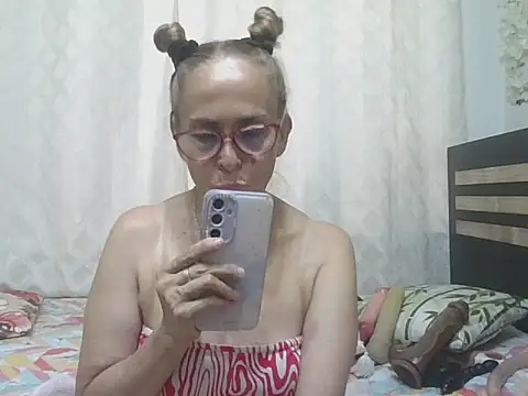 Snapshot of ZAMY1 chatting on 05-06-26, 10:26 ZAMY1 online show from 05-06-26, 10:26