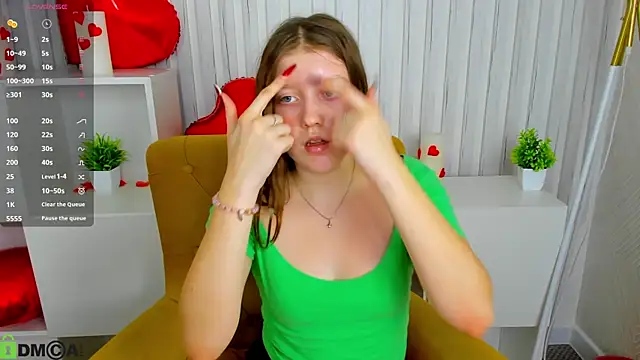 Casandra Joness online show from 04-27-26, 05:49