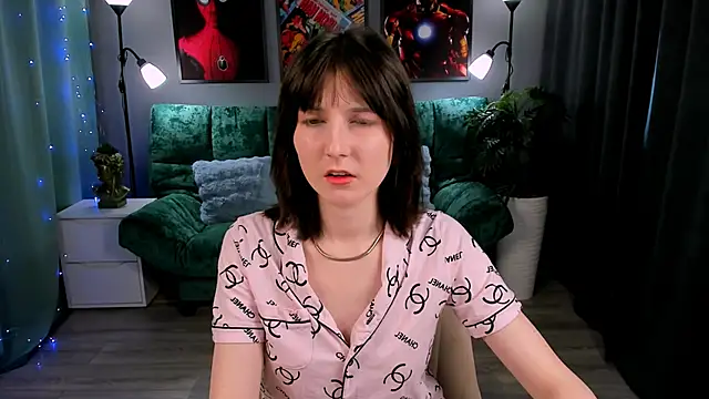 KikaOsterman online show from 04-02-26, 02:15