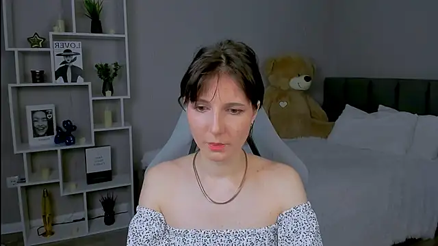 KikaOsterman online show from 04-22-26, 08:28