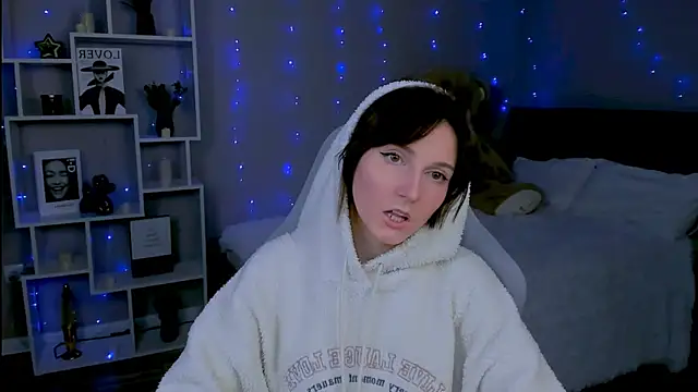 KikaOsterman online show from 04-25-26, 08:06