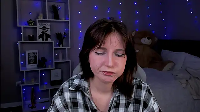 KikaOsterman online show from 04-26-26, 08:12