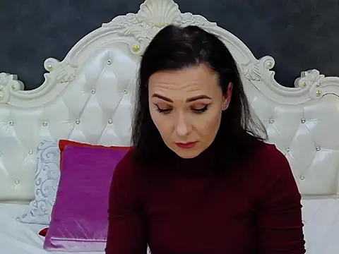 VeraNoir online show from 02-06-26, 12:19