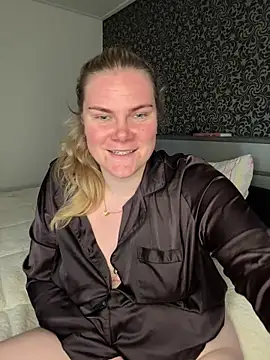 SexyBlondJoanna online show from 03-09-26, 09:13