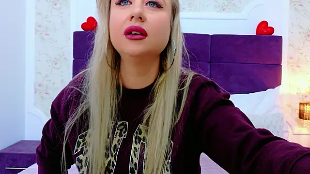 EvelinHill online show from 03-08-26, 05:11