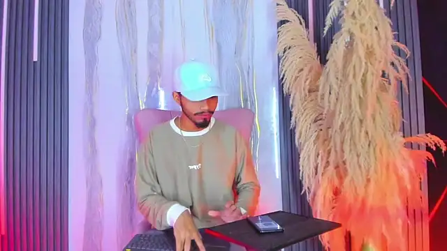 Snapshot of Baby_sexdemon chatting on 02-04-26, 08:25 Baby sexdemon online show from 02-04-26, 08:25