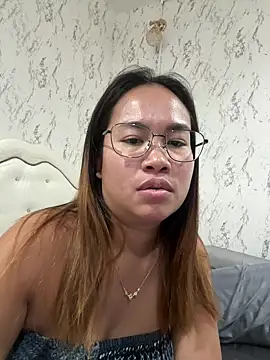 Ponthip online show from 04-25-26, 02:25