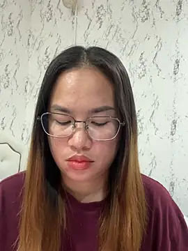 Snapshot of Ponthip chatting on 04-30-26, 02:01 Ponthip online show from 04-30-26, 02:01