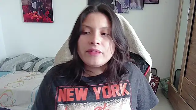 Snapshot of yessica_gomez01 chatting on 05-16-26, 09:13 yessica gomez01 online show from 05-16-26, 09:13