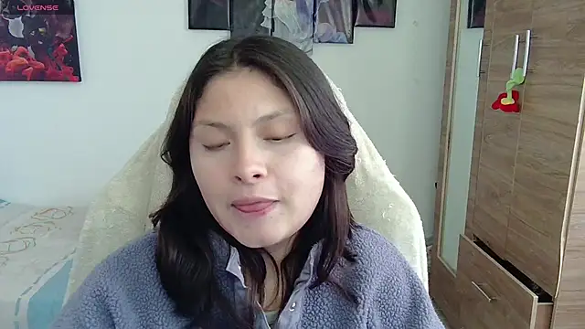 Snapshot of yessica_gomez01 chatting on 06-01-26, 10:00 yessica gomez01 online show from 06-01-26, 10:00