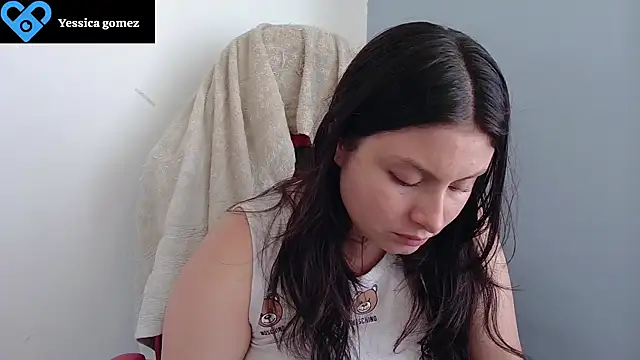 Snapshot of yessica_gomez01 chatting on 06-23-26, 07:34 yessica gomez01 online show from 06-23-26, 07:34