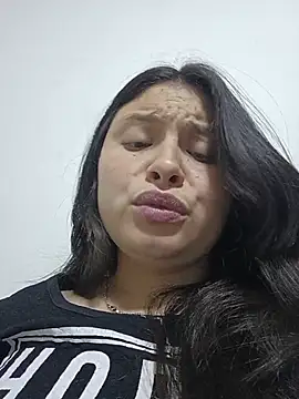 Snapshot of yessica_gomez01 chatting on 07-02-26, 03:23 yessica gomez01 online show from 07-02-26, 03:23