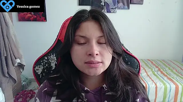 Snapshot of yessica_gomez01 chatting on 07-22-26, 08:33 yessica gomez01 online show from 07-22-26, 08:33