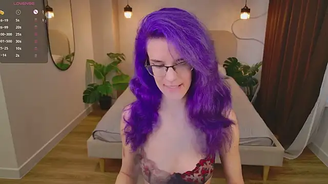 Snapshot of AuraLaunni chatting on 07-21-26, 07:32 AuraLaunni online show from 07-21-26, 07:32