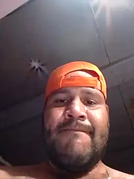 Snapshot of Guanatos13 chatting on 02-06-26, 02:38 Guanatos13 online show from 02-06-26, 02:38