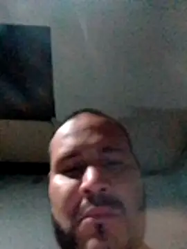 Snapshot of Guanatos13 chatting on 03-05-26, 04:30 Guanatos13 online show from 03-05-26, 04:30