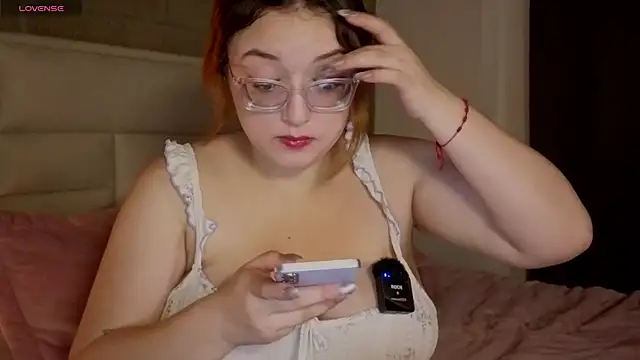 Snapshot of Mia_Franklyn chatting on 05-25-26, 10:16 Mia Franklyn online show from 05-25-26, 10:16