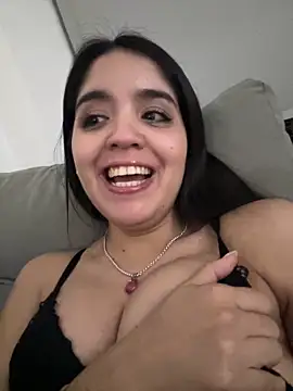 bebitas2  online show from 05-20-26, 10:38